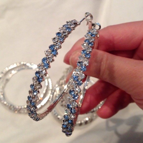 2 color crystal hoop earrings. $5 each.