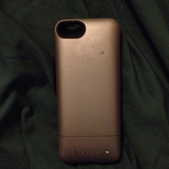 Rechargeable iPhone 5 case