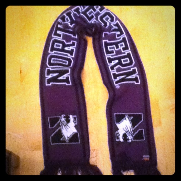 Northwestern scarf
