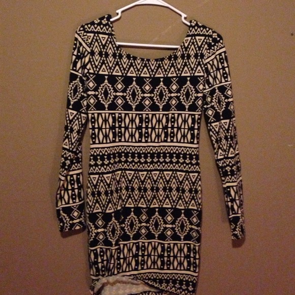 🎀Trendy AZTEC print dress🎀 - Picture 3 of 3