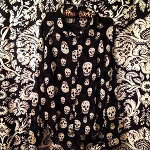 Sheer skull button up 💀