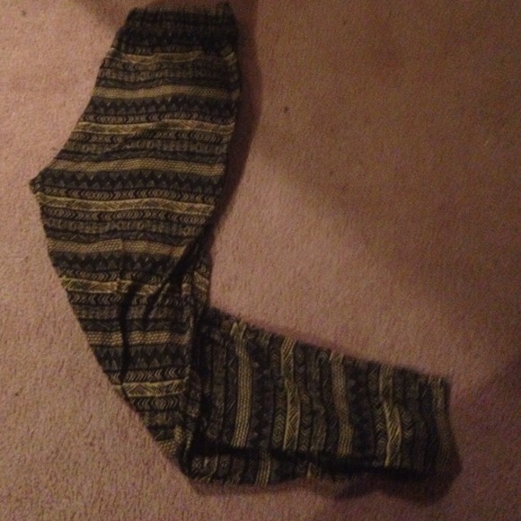 🚫sold🚫Aztec harem pants - Picture 2 of 3