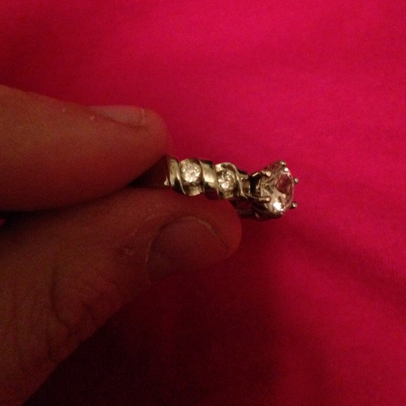 Cubic zirconia ring - Picture 3 of 3