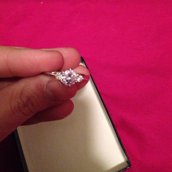 Cubic zirconia ring - Picture 3 of 3