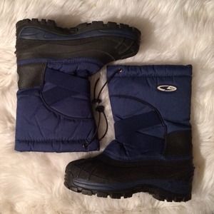 Insulated blue snow boots