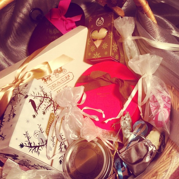 Poshmark Turns 2 Portland LIVE Belated Bday Party - Picture 4 of 4