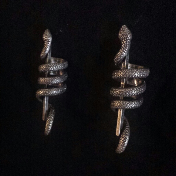 Silver snake and bar earrings!