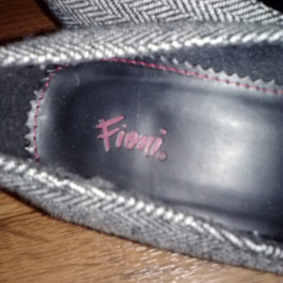 Black and Grey Tweed Heels - Picture 2 of 3