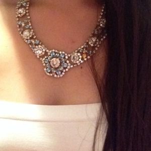 BLING flower necklace. 💎🌸