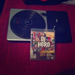 DJ HERO w/ Turntables and Dongle