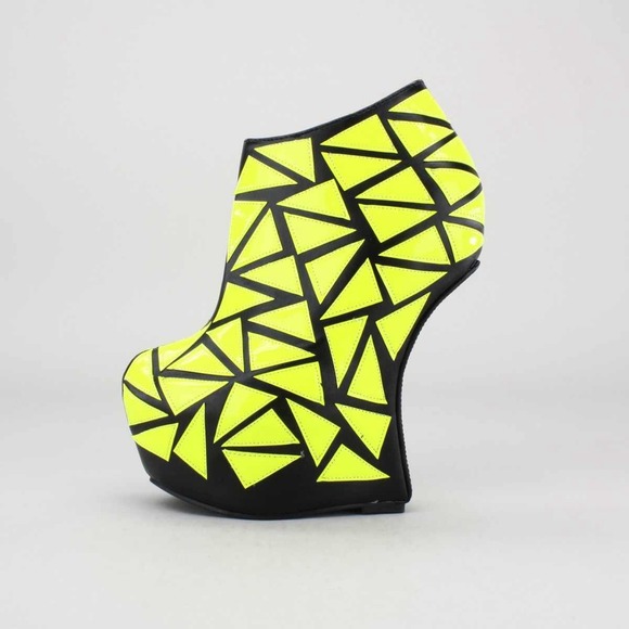 Clinic Heel-less Wedges