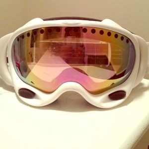 Women's Oakley snowboarding goggles