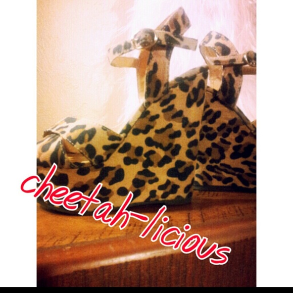 Bundle cheetah wedges and crop top.