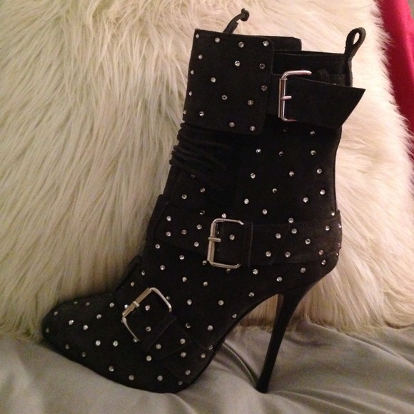 Grey studded Giuseppe Zanotti booties - Picture 2 of 4