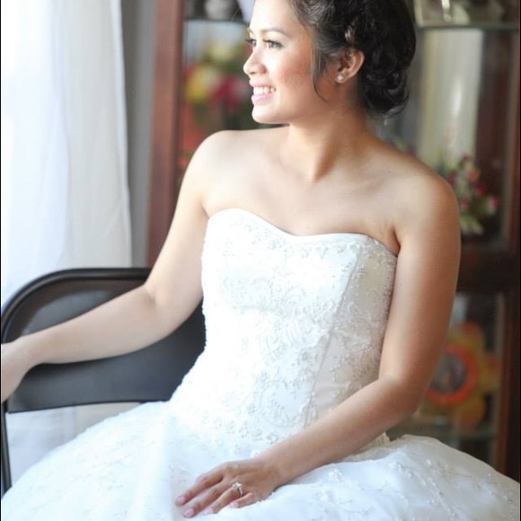 Wedding gown