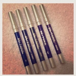 Urban decay set of liners
