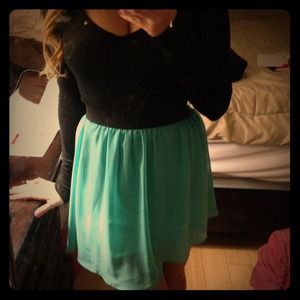 New forever 21  mint chiffon skirt sz S