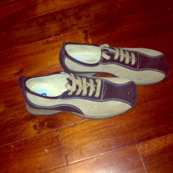 ninewest bowling style shoes