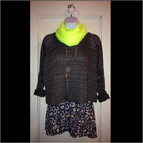 ❌SOLD ON VINTED❌BM taupe stripped cropped sweater
