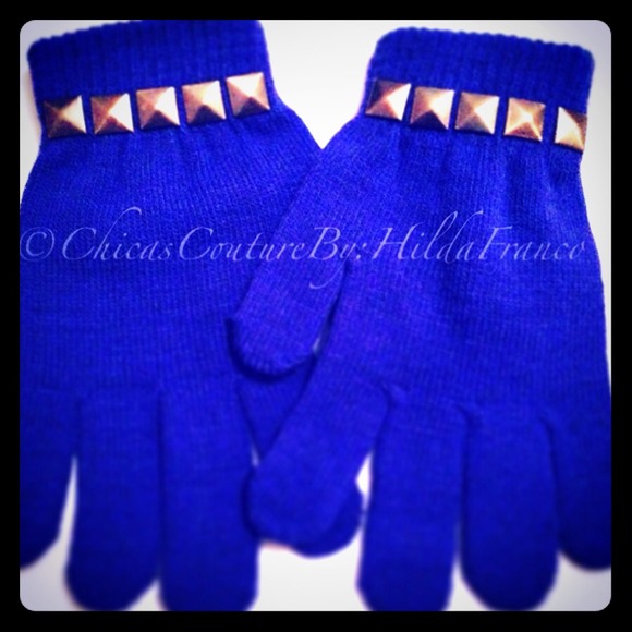 Studded Knit Gloves