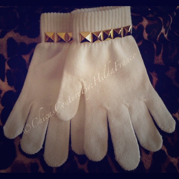 Studded Knit Gloves