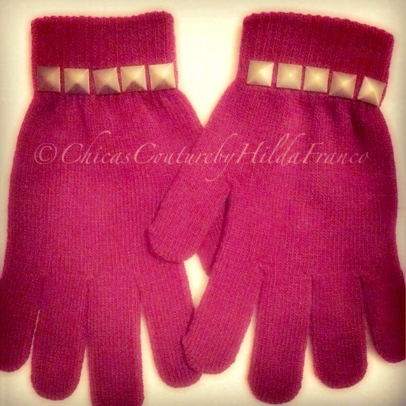 Studded Knit Gloves
