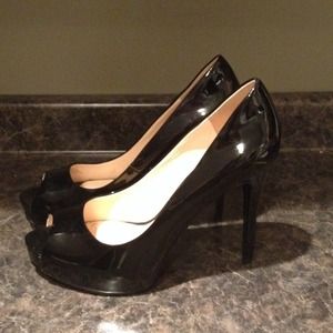 Guess black patten leather open toe stiletto