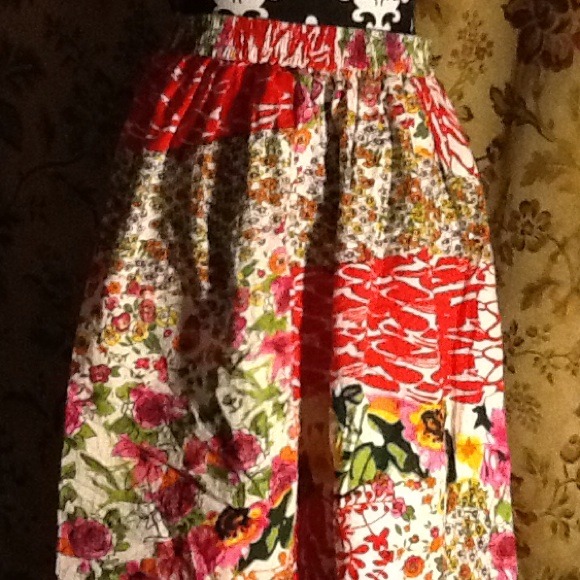 Lovely Floral Mixed Pattern Red Orange Green Skirt - Picture 2 of 2