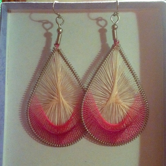 Pink "threaded" earrings - Picture 1 of 2