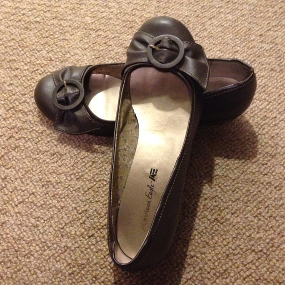 American Eagle wedge flats