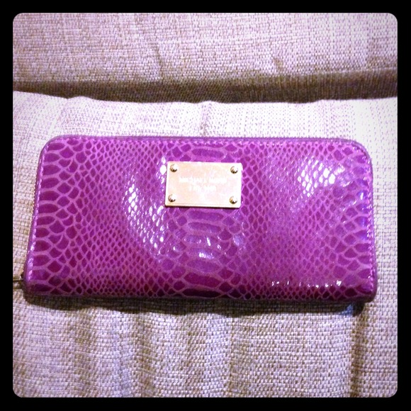 Michael Kors Wallet - Picture 1 of 4