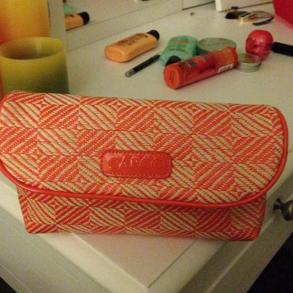 🎉GIFTED🎉 Orange & white make up pouch - Picture 2 of 3