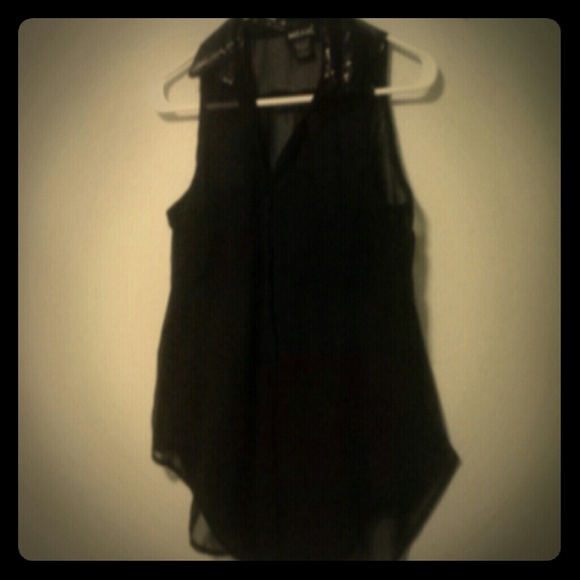 Sheer tank with collar