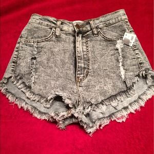 ▪️High Waisted Shorts▪️