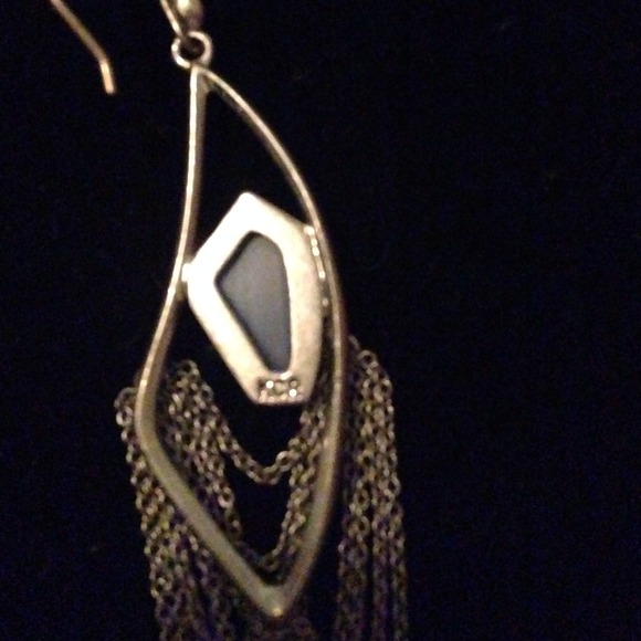 🚫sold out🚫Silver tone dangling earrings! 😍😍 - Picture 4 of 4