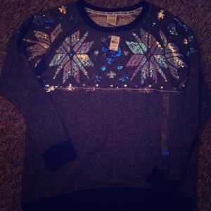 HOLD!!! GORGEOUS VS SWEATER!