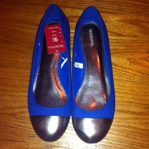 🎉SALE🎉COBALT BLUE MITTIE FLAT PRICE LOWERED