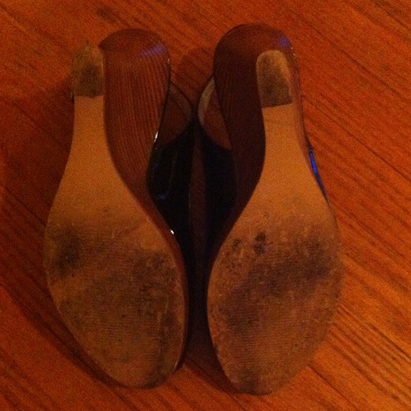 🎉SALE TODAY 🎉PEEP TOE BLACK PATENT LOW WEDGE - Picture 3 of 4