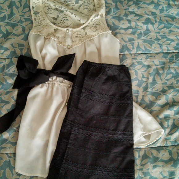 Old navy Black skirt