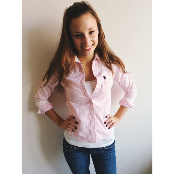 💋💋SOLD💋💋Pink Pinstripe Abercrombie Button-Down