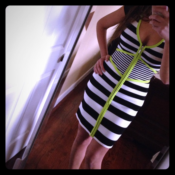 ⚡️ON HOLD ⚡️2b bebe dress