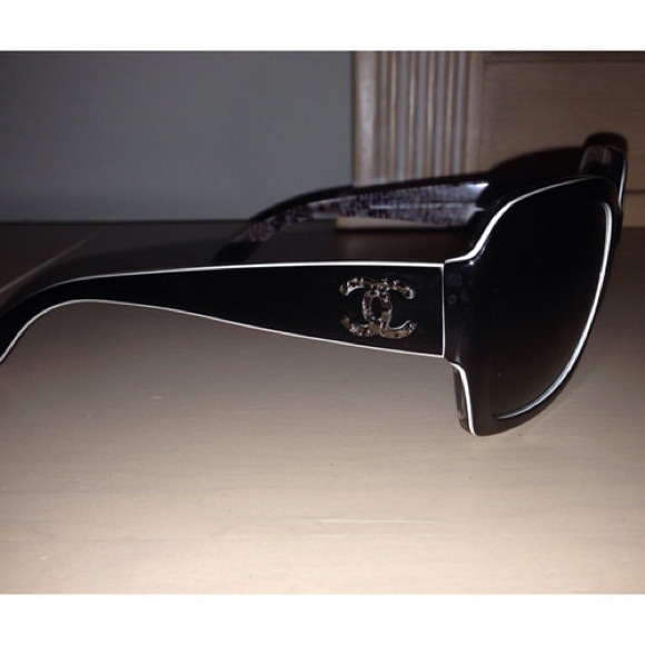 Chanel Sunglasses main image 4