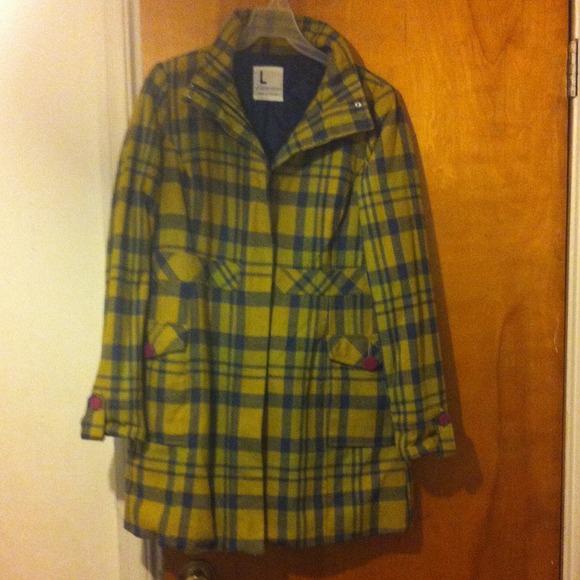 🎉 VINTAGE BLUE & YELLOW COAT w/ PURPLE BUTTONS - Picture 2 of 3