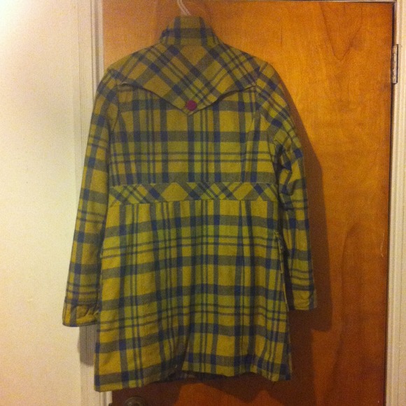 🎉 VINTAGE BLUE & YELLOW COAT w/ PURPLE BUTTONS - Picture 3 of 3