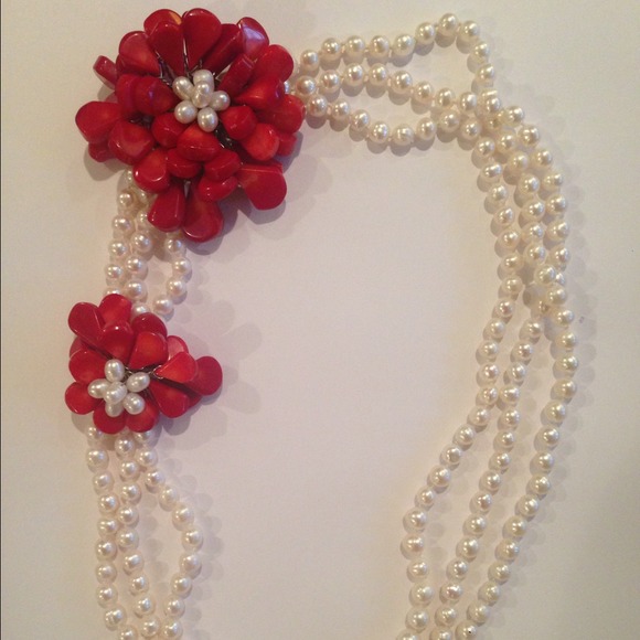 Gorgeous handmade pearl and coral necklace - Picture 3 of 4