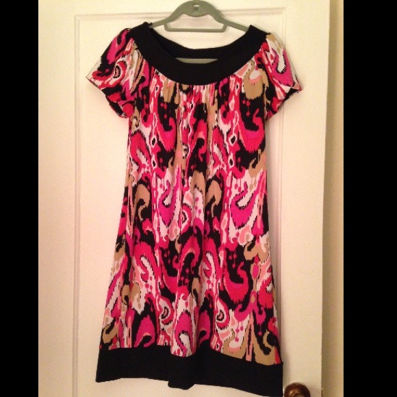 ❌❌SOLD IN BUNDLE ❌❌Figure flattering dress