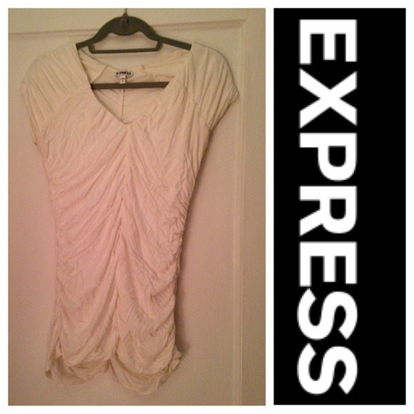 ❌❌Express Ruched shirt ❌❌sold in bundle