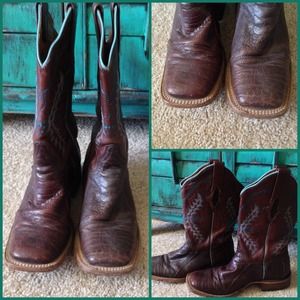 Square toe cowgirl boots!