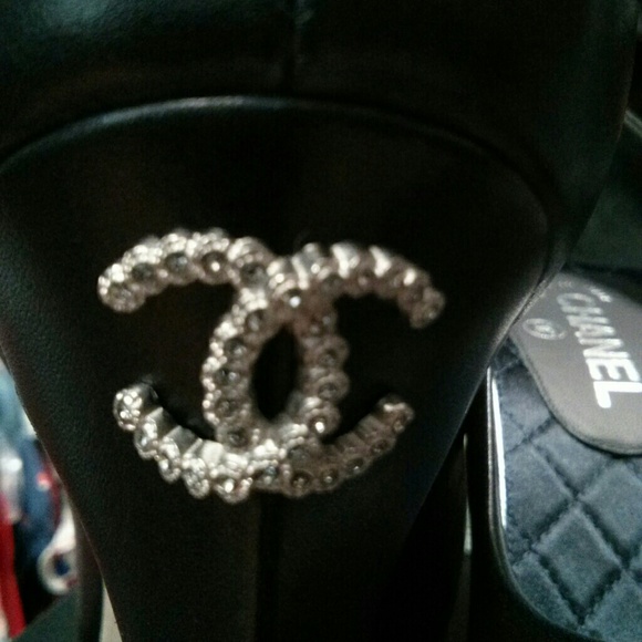 Chanel 85MM Moonlight Pump. 38.5 Euro Size.