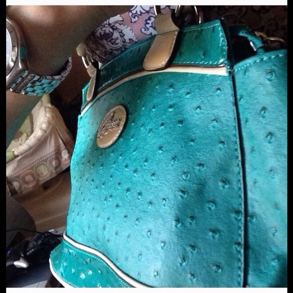 Guess authentic🙇 - Picture 2 of 4